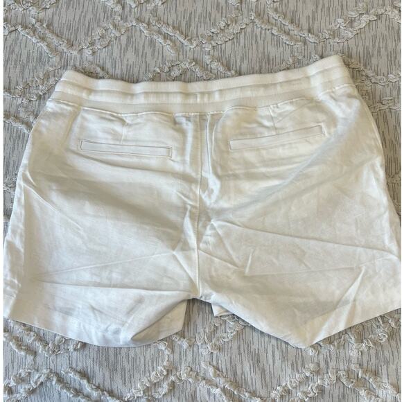 GAP Women's Maternity Linen-Cotton Shorts Size Medium Color New Off White - Picture 2 of 8